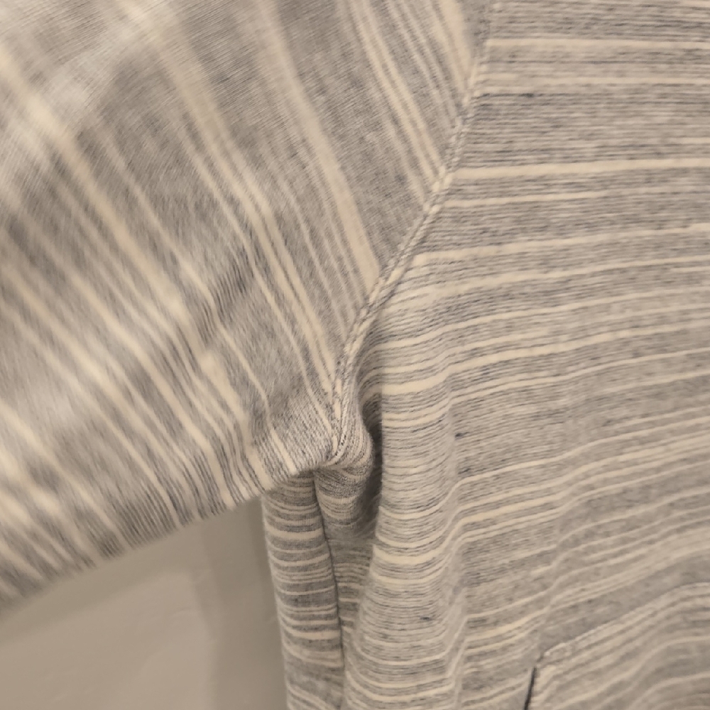 Carhartt Heathered Gray Hoodie - Picture 5 of 10